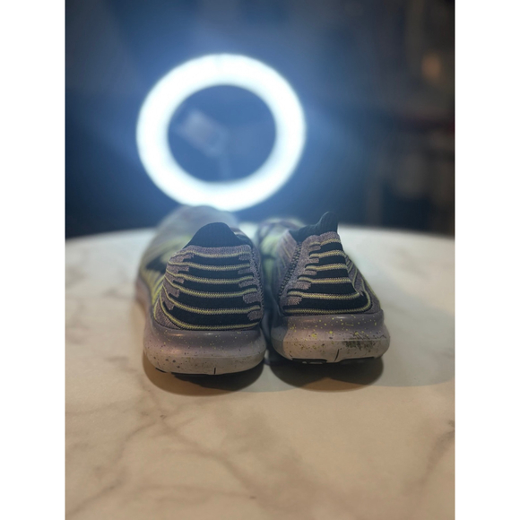 Nike shoe - Picture 3 of 5